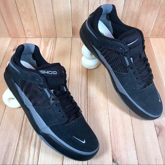 Nike SB Ishod Wair Black Smoke Grey Skate Shoes - Picture 2 of 5